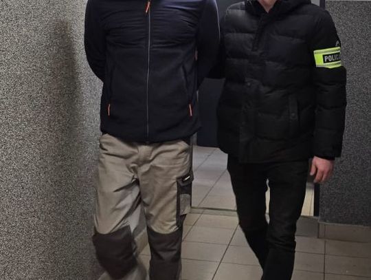 Siedział już za jazdę po pijaku, ale znów to zrobił i jeszcze rzucał się do policjantów. Za recydywę grozi mu teraz 7,5 roku