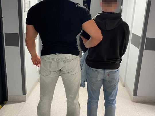 Siedział w aucie i nerwowo się rozglądał. Policjanci skontrolowali Białorusina i przejęli narkotyki