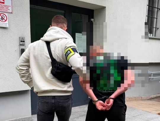 Skakał po samochodzie. Nie potrafi wytłumaczyć, dlaczego to zrobił
