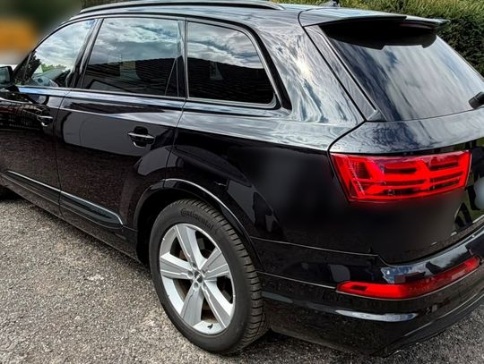Skradzione Audi Q7 warte ponad 100 tys. zł odzyskane. Policjanci namierzyli auto