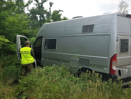 Skradziony kamper zatrzymany po pościgu. Właściciel nawet nie wiedział, że go stracił