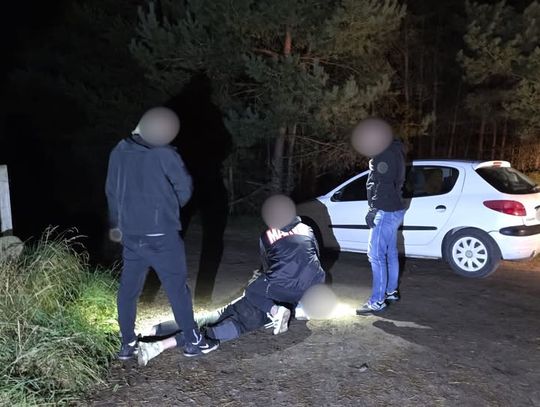 Skuteczna akcja policjantów z Choszczna. Dwaj mężczyźni aresztowani za posiadanie narkotyków
