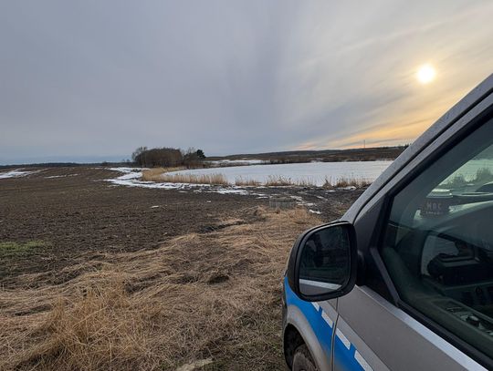 Śmierć na zamarzniętym jeziorze. Pod wędkarzem załamał się lód