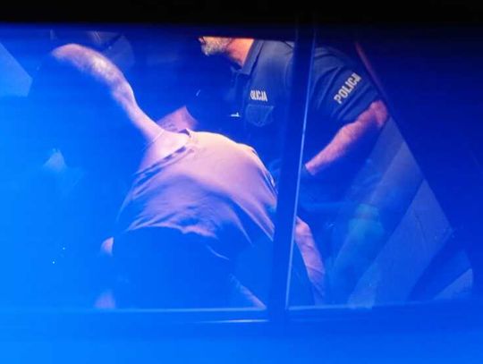 Śmiertelne potrącenie pieszego. 32-letni kierowca Skody miał zakaz prowadzenia i był pijany