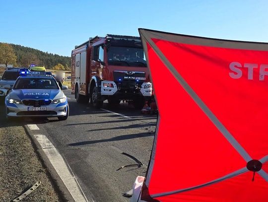Śmiertelne zderzenie na DK8. Kierowca volkswagena zginął, dwie osoby trafiły do szpitali