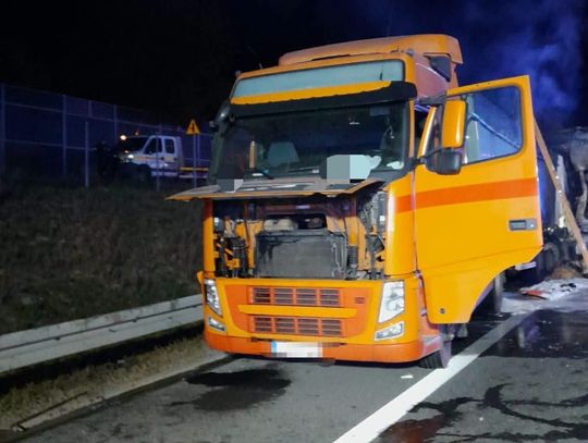 Śmiertelny finał zderzenia tirów na S12/S17 pod Lublinem. Pożar i całkowita blokada drogi