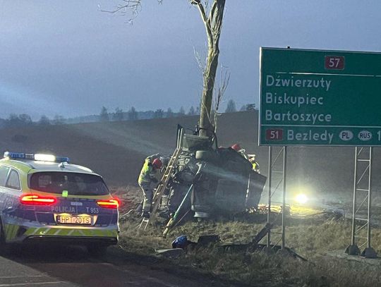 Śmiertelny wypadek na drodze krajowej nr 57. Zginął 21-letni kierowca opla