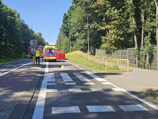 Śmiertelny wypadek na przejeździe dla rowerów. Służby wyjaśniają okoliczności śmierci mężczyzny