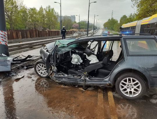 Śmiertelny wypadek podczas ulicznego ścigania. Zginął 27-letni kierowca mercedesa