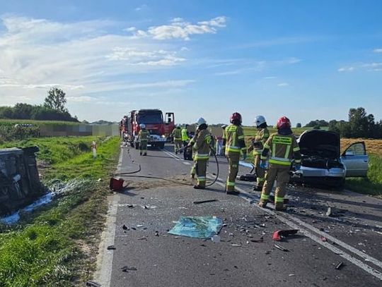 Śmigłowiec LPR lądował na DW-863. Cztery osoby ranne po zderzeniu czołowym dwóch osobówek