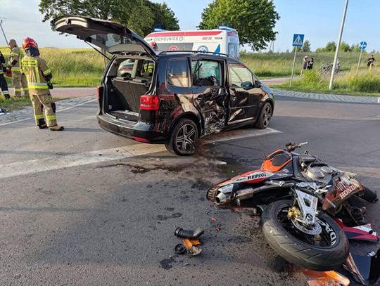 Sobotnia przejażdżka motocyklem zamieniła się w koszmar. Dwie osoby w szpitalu po zderzeniu z osobówką