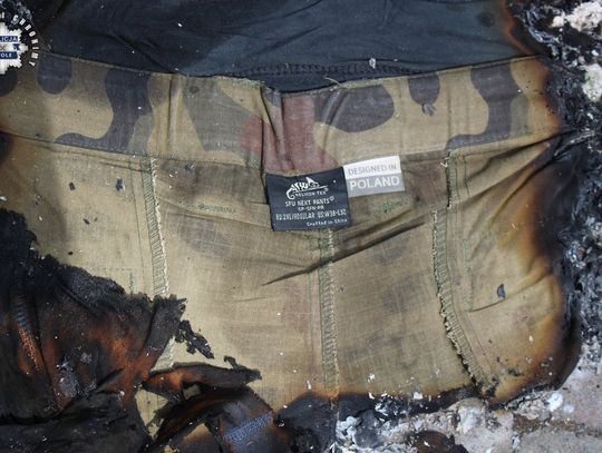 Spalone zwłoki nad jeziorem. Mężczyzna prawdopodobnie sam to zrobił. Policja próbuje ustalić, kim był