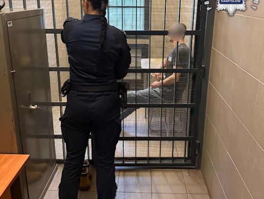 Spanikował na widok policjantów. Postanowili go skontrolować i znaleźli przy 41-latku amfetaminę