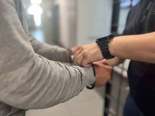 Spokojny spacer zamienił się w koszmar. Najpierw zaatakowały psy, potem z łapami rzucił się ich właściciel