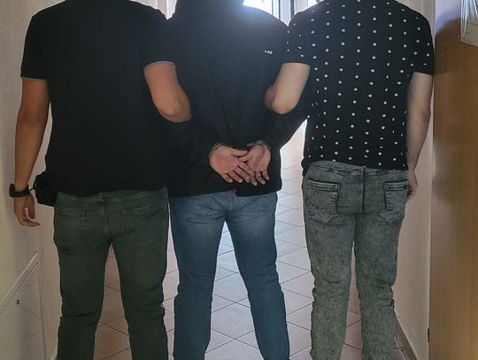 Sprzedawał drogie telefony, które okazywały się podróbkami. Oszukany klient urządził zasadzkę