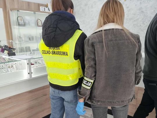 Sprzedawali podróbki markowej biżuterii jako oryginały. Nalot policji i celników na jubilera
