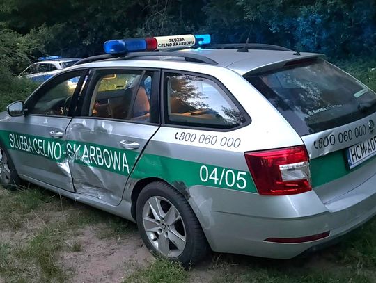 Staranował radiowóz i uciekł. W ciężarówce znaleziono niebezpieczne substancje