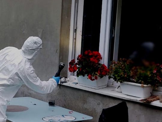 Starsze małżeństwo brutalnie zamordowane w mieszkaniu. Do sprawy zatrzymano ich 28-letniego syna