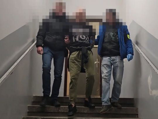 Staruszka brutalnie pobita dla stu złotych. Sprawca uderzył z pięści i kopnął 90-latkę w twarz