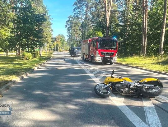 Stracił panowanie nad motocyklem i uderzył w znak drogowy. Nie udało się go uratować