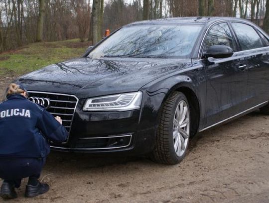 Stracił prawko dzień po jego odbiorze. 18-latek szalał na mieście audi A8