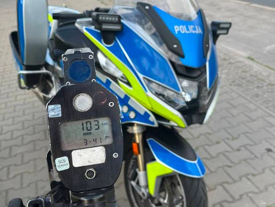Stracił prawo jazdy kilka godzin po zdanym egzaminie. 17-latek ma też do zapłacenia 1500 zł