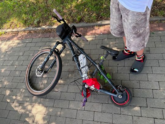 Stworzył jeżdżącego potworka i pospinał go trytkami. 12-latek jeździł tym po kurorcie