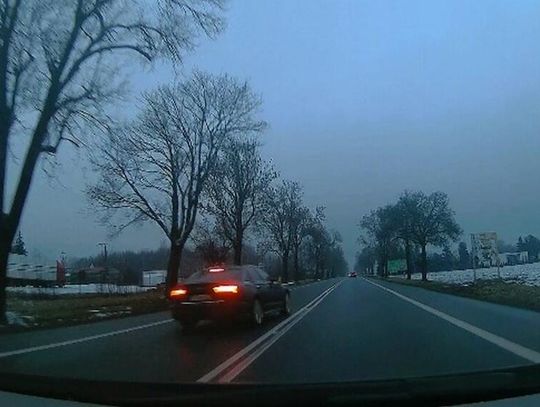 Szaleńcza jazda 19-latki. Dziewczyna pożegnała się z prawem jazdy