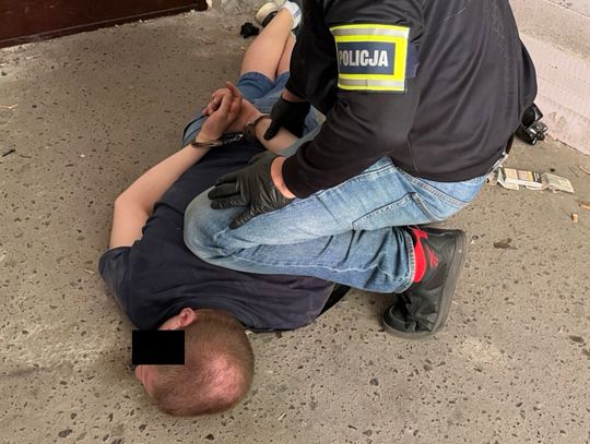 Szarpanina z policją i 4 kilogramy narkotyków w kuchni. Bezczelny recydywista w areszcie