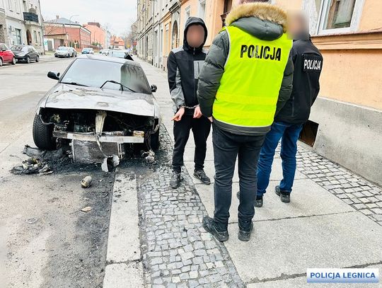 Szedł miastem, a po drodze podpalał samochody: "byłem pijany i coś mnie naszło"