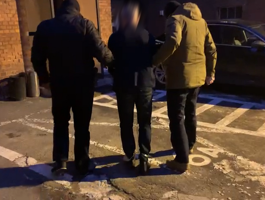 Szef rosyjskiego gangu zatrzymany w Gdańsku. Handlował bronią i sprzętem wojskowym [WIDEO]