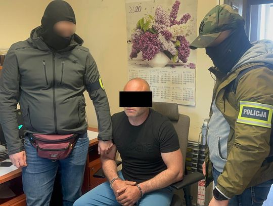 Szturm kontrterrorystów na dziuple samochodowe. Aresztowani członkowie mafii motoryzacyjnej [WIDEO]