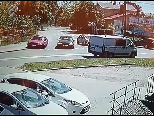 Szybki, wściekły i napruty. Odwinął taki numer na oczach policji! WIDEO