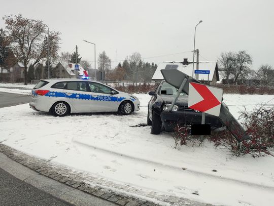Tak wjechał w Nowy Rok. 51-latek był tak pijany, że zatrzymał się dopiero na środku ronda