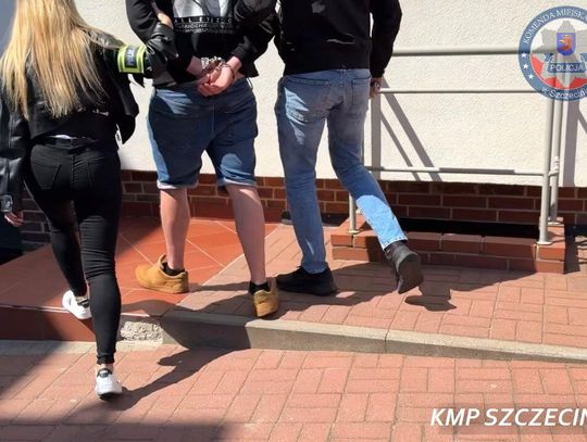 Taksówkarz znieważony i pobity w czasie kursu. Policjanci zatrzymali pijanego pasażera