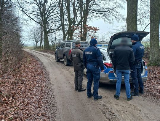 Ten sam samochód, dwaj nietrzeźwi kierowcy i dwie godziny alkoholowej przygody