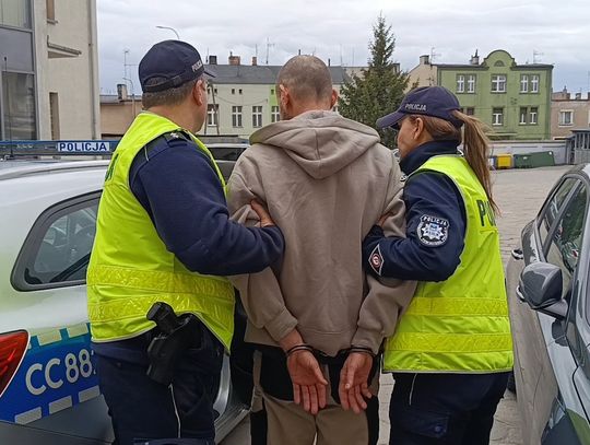 Tirowiec dorabiał kradnąc w marketach. Parkował ciężarówkę i na "robotę" dojeżdżał rowerem Tirowiec dorabiał kradnąc w marketach. Parkował ciężarówkę i na "robotę" dojeżdżał rowerem
