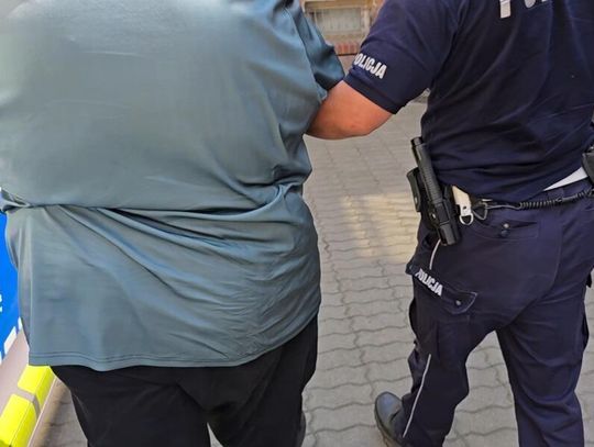 Tirowiec wyciągnął 190 zł i chciał przekupić policjantów. Skończył w areszcie