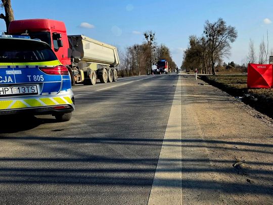 Tragedia na drodze. 29-letni motocyklista zginął w zderzeniu z ciężarówką. ZDJĘCIA
