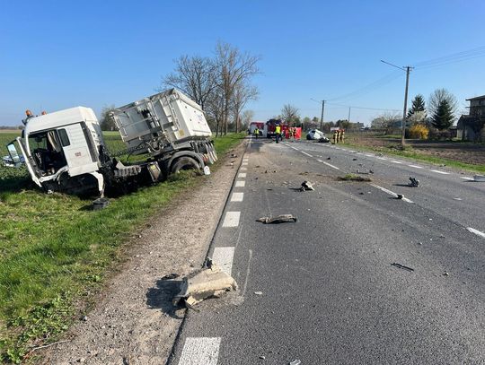 Tragedia na krajowej „dziewiątce”. 39-latka zginęła w zderzeniu z ciężarówką