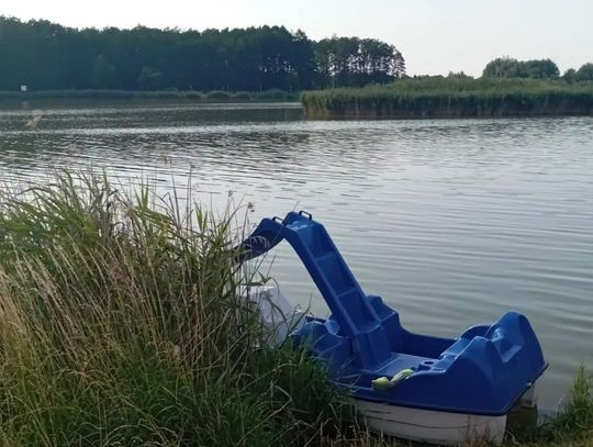 Tragedia na zalewie. Nie żyje 22-latek, który wyskoczył z roweru wodnego
