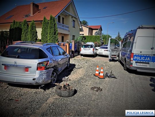 Tragedia podczas policyjnego pościgu. Pijany kierowca wjechał na chodnik i zabił 21-letnią kobietę