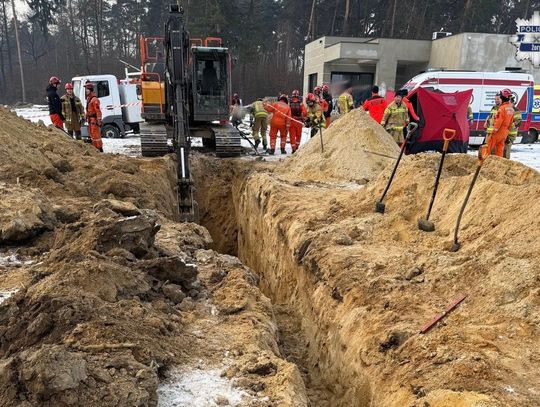 Tragedia podczas pracy w wykopie. Dwóch mężczyzn zginęło przysypanych ziemią