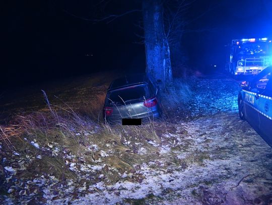 Tragiczna śmierć 56-latki. Po wypadku wyszła z samochodu, ale po chwili zasłabła