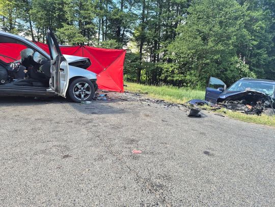 Tragiczne zderzenie volkswagena i audi. Zginął młody kierowca, pięć osób w szpitalu