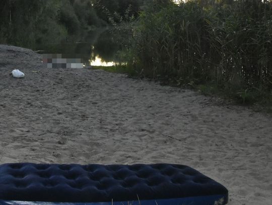 Tragiczny finał wypoczynku w nieczynnej żwirowni. 21-letni mężczyzna utonął na oczach znajomych