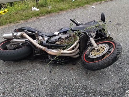 Tragiczny wypadek motocykla. Kierowca trafił do szpitala, pasażerka nie żyje