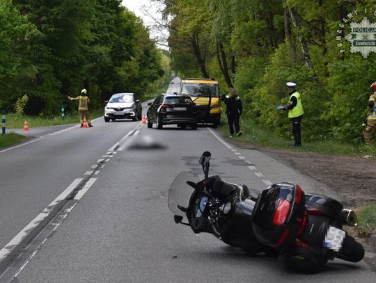 Tragiczny wypadek motocyklisty na Śląsku. Po gwałtownym hamowaniu zderzył się z osobówką