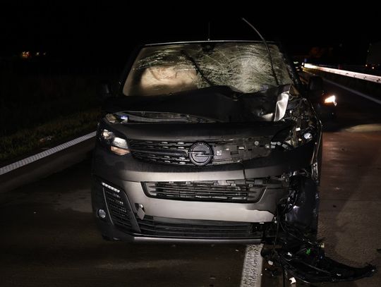 Tragiczny wypadek na autostradzie A4. Pieszy potrącony przez samochód zginął na miejscu