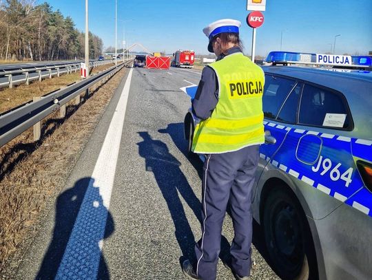 Tragiczny wypadek na autostradzie A4. W zderzeniu osobówki i ciężarówki zginął 28-letni mężczyzna